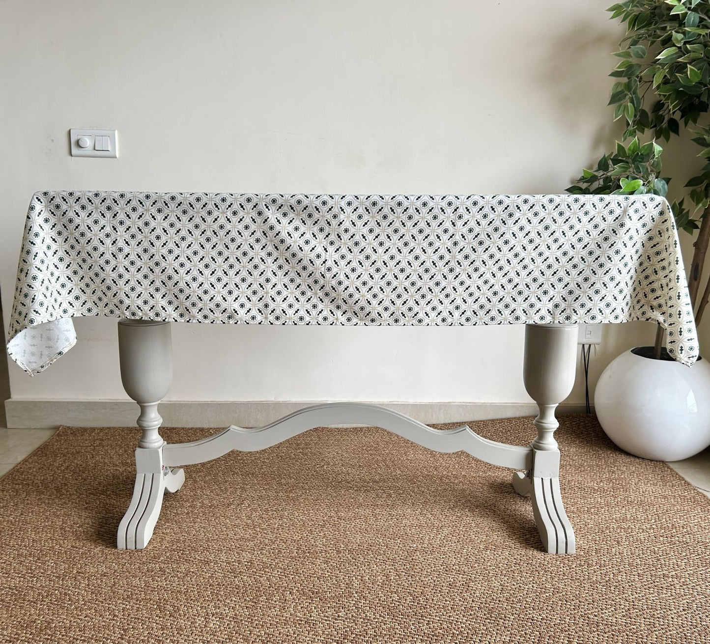 Azura Table Cloth - 4, 6, 8 Seater